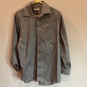Joseph avoid grey shirt